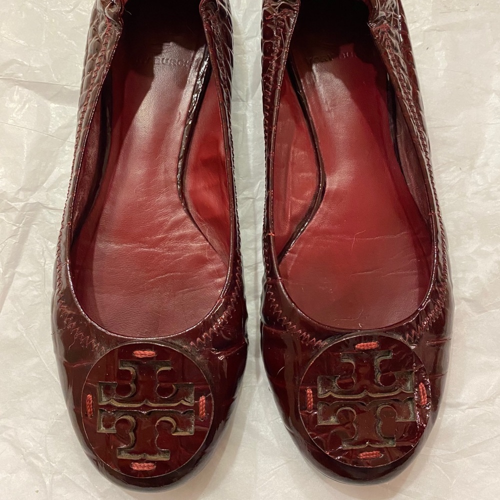 Tory Burch Burgundy/Wine Flats. Size 7.